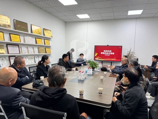 印尼考察團走進鞏義北斗深度調(diào)研炭化機項目